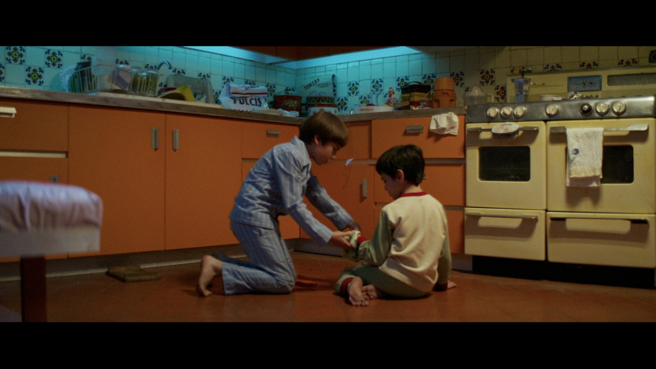 Don’t Leave the Kids Alone /No Dejes los Niños Solos